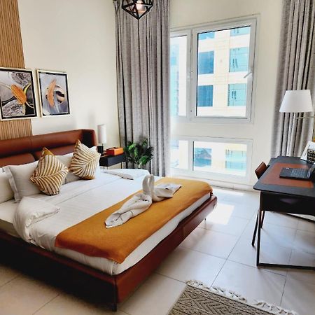 Lovely 1-Bedroom Apartment In The Heart Of Dubai Marina Exterior foto