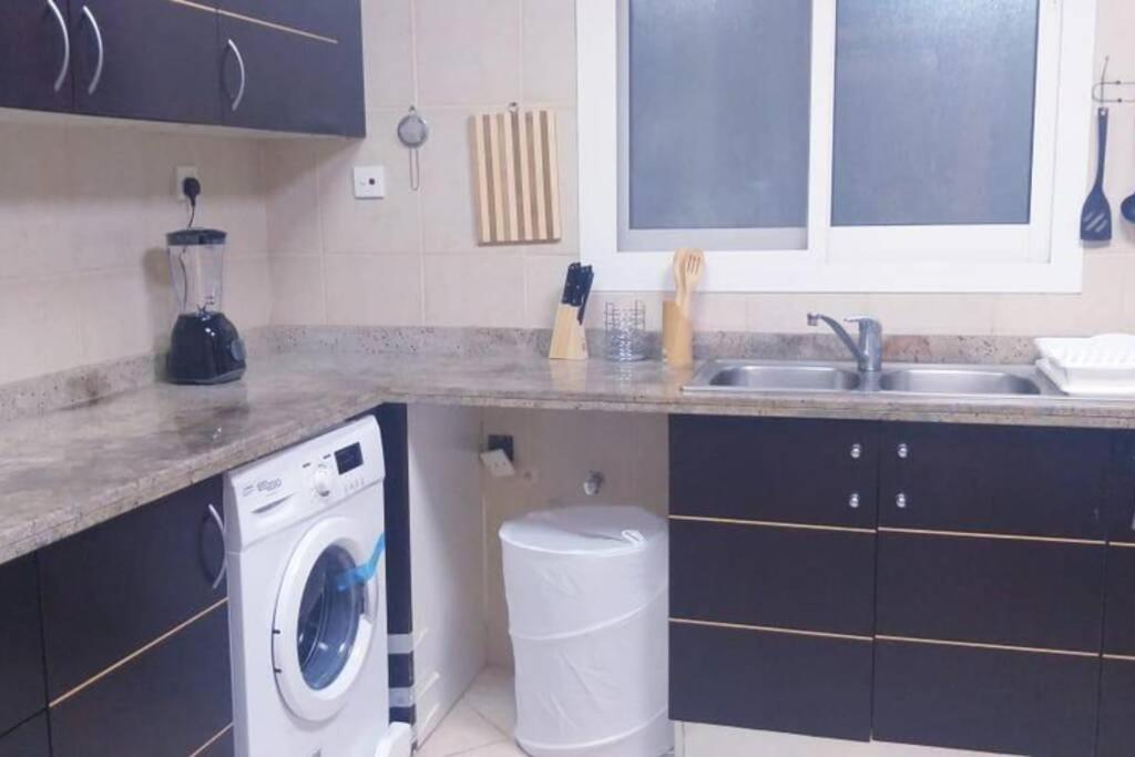 Lovely 1-Bedroom Apartment In The Heart Of Dubai Marina Exterior foto