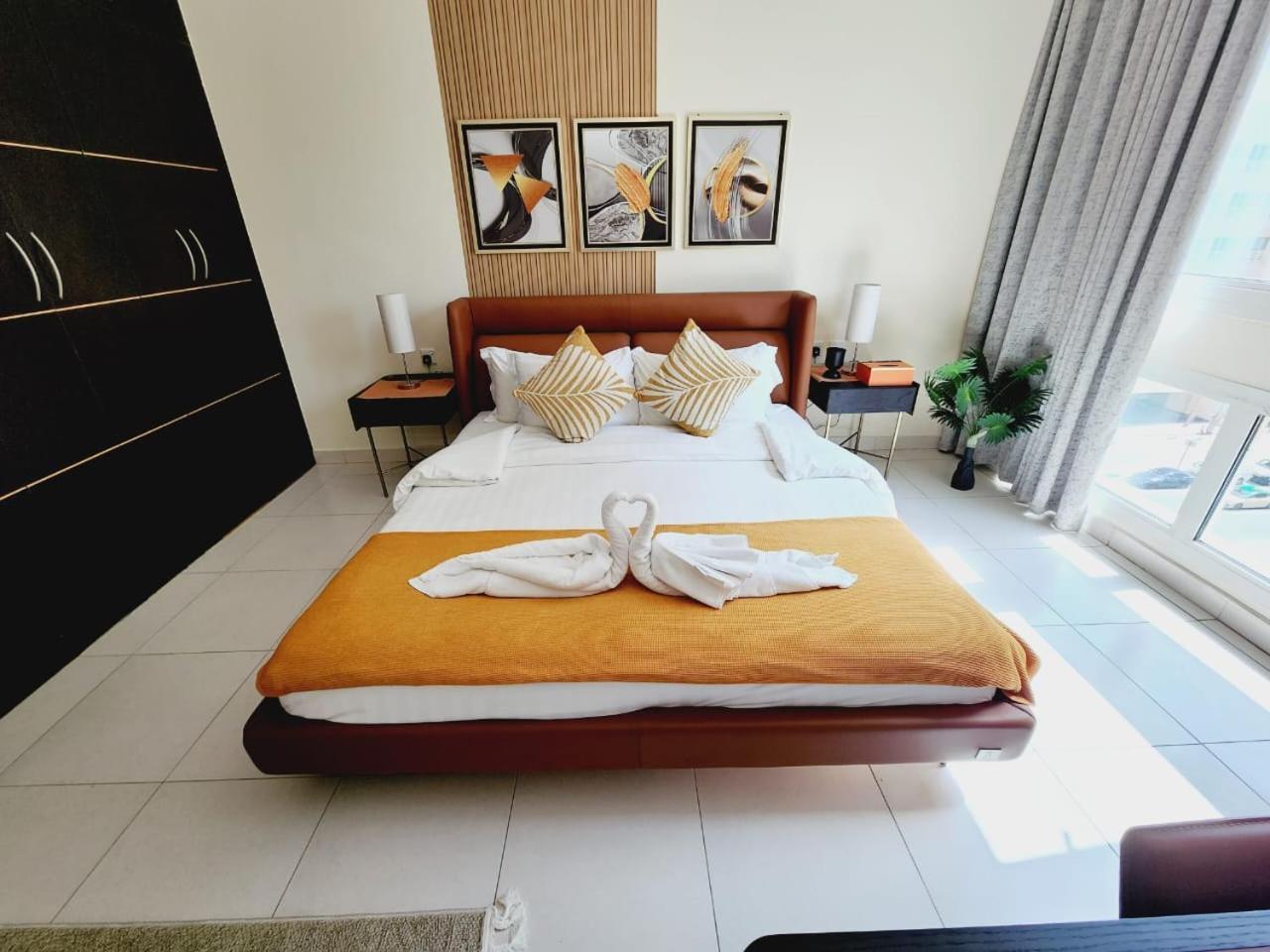 Lovely 1-Bedroom Apartment In The Heart Of Dubai Marina Exterior foto